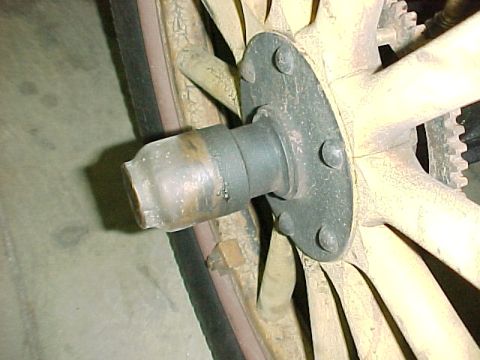 1915 Ford Model T - 1919 Roller bearing hub