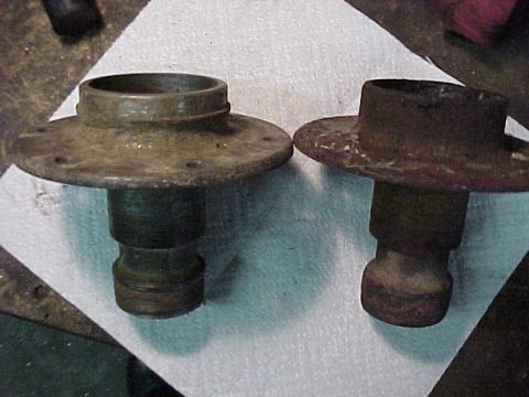 1915 Ford Model T - 1913 - 15 hub on the left with speedometer gear index machined on the rear face. 1919 -27 on right.