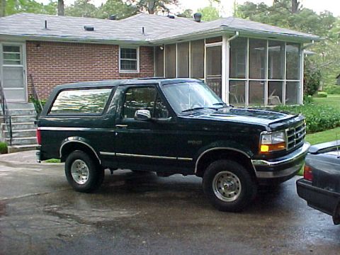 1995 Ford Bronco - No scratches or dents.