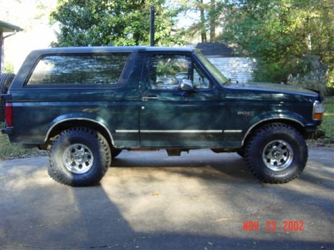 1995 Ford Bronco - No more sitting and spinning my wheels on the slick stuff. New wheels and tires. BFG MT 33x12.5/ AE 589 15x8.