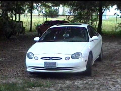 1997 Ford Taurus photo
