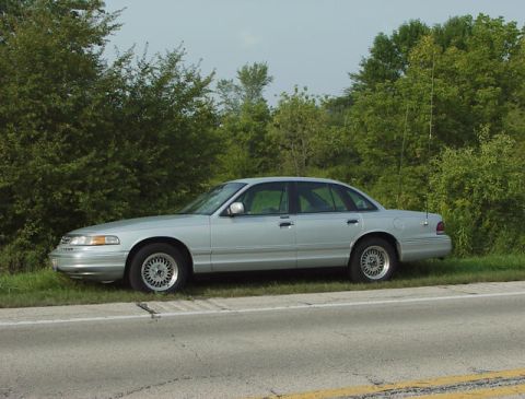 1996 Ford Crown Victoria photo