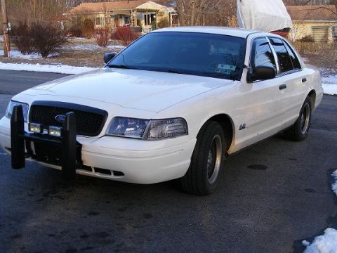 2002 Ford Crown Victoria photo