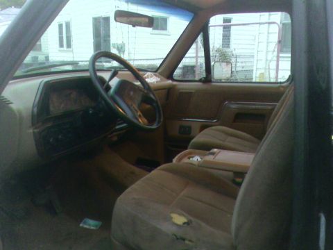 1990 Ford Bronco - interior
