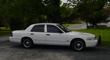 2002 Ford Crown Victoria photo