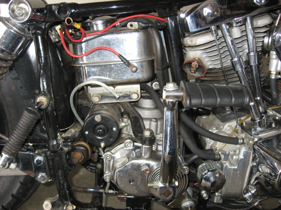 pics of installing a Revtech 5 spd in a 4 spd case with kicker into Shovelhead