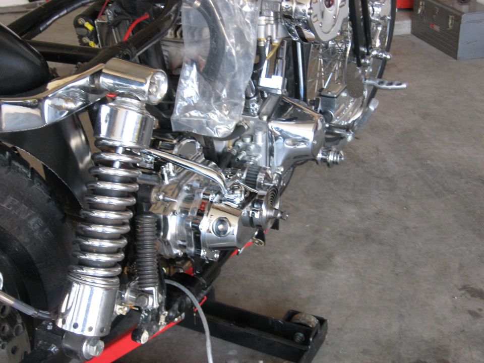 pics of installing a Revtech 5 spd in a 4 spd case with kicker into Shovelhead