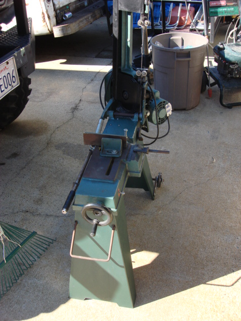 1983 Ford Bronco - this will cut horizonal or vertical. It has 6 speeds and a auto shut off