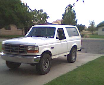1993 Ford Bronco - No lift, Stock wheels, 32's...