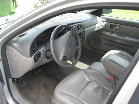 2001 Ford Taurus photo