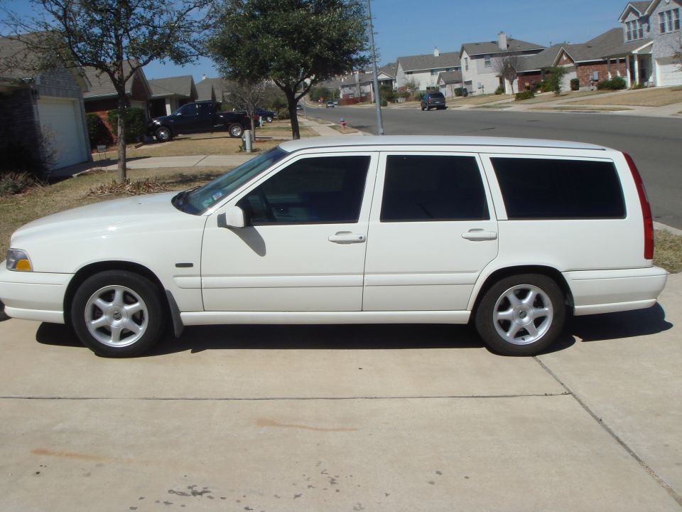 1998 Volvo V70 “Sweedish snowball”