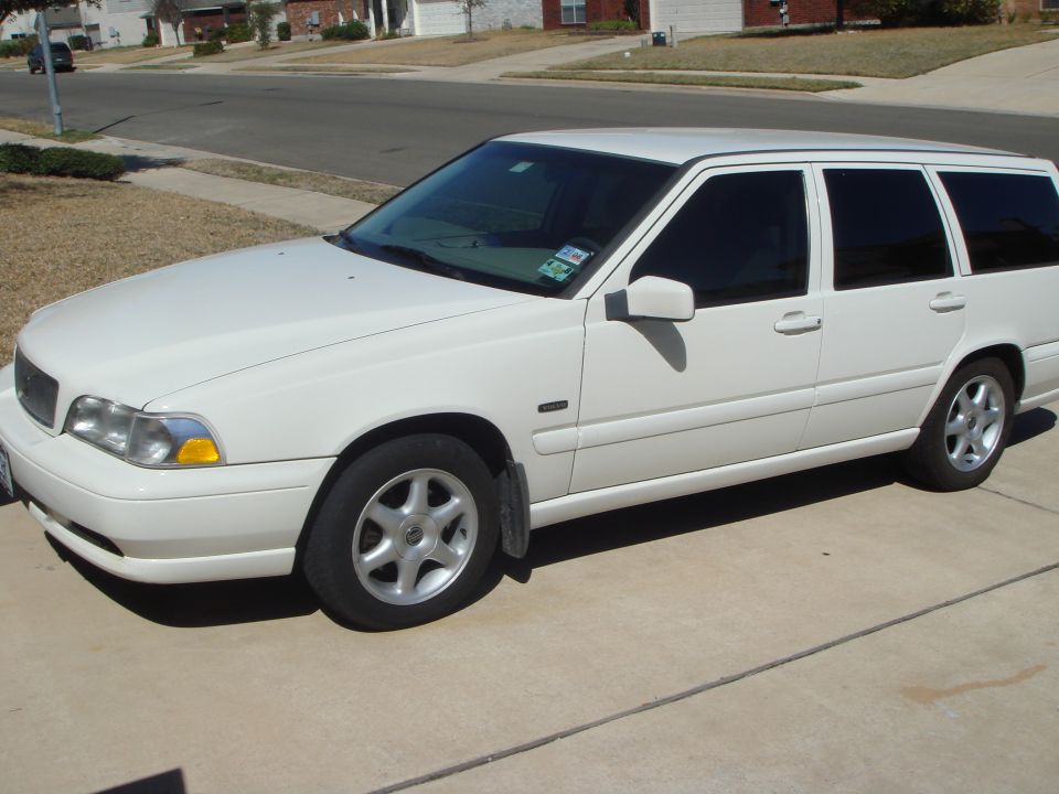 1998 Volvo V70 “Sweedish snowball”