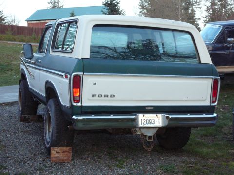 1978 Ford Bronco - The rear of a 1978 Ford Bronco, showing its two-tone paint and license plate.