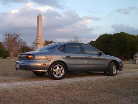 1999 Ford Taurus photo