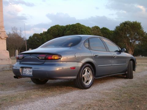 1999 Ford Taurus photo