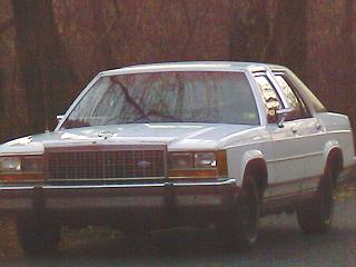 1995 Ford Crown Victoria - this is the 87 i gave away free!!!