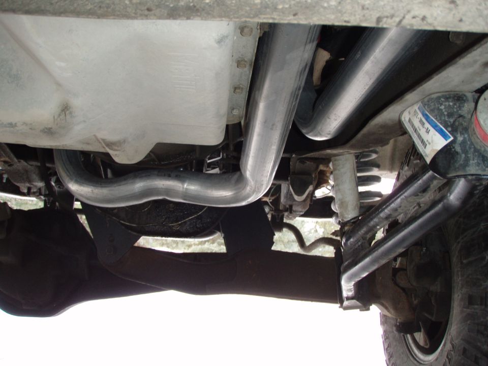 Seperate 3" Exhaust pipes from the headers back.
no y-pipe, no cats,...to a dual in/out muffler
(i know, i know! unfortunately they are not mandrel bent either.)