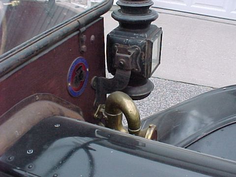 1913 Ford Model T - Notice how close the horn bracket is to the lamp bracket. They almost touch.