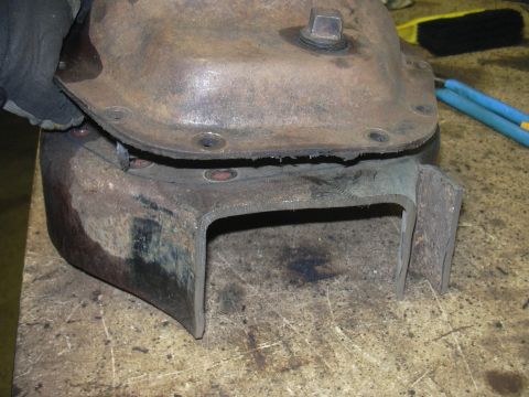 1991 Ford Bronco - The TTB beam is the same bolt pattern as the D44, so I traced the D44 cover on the TTB