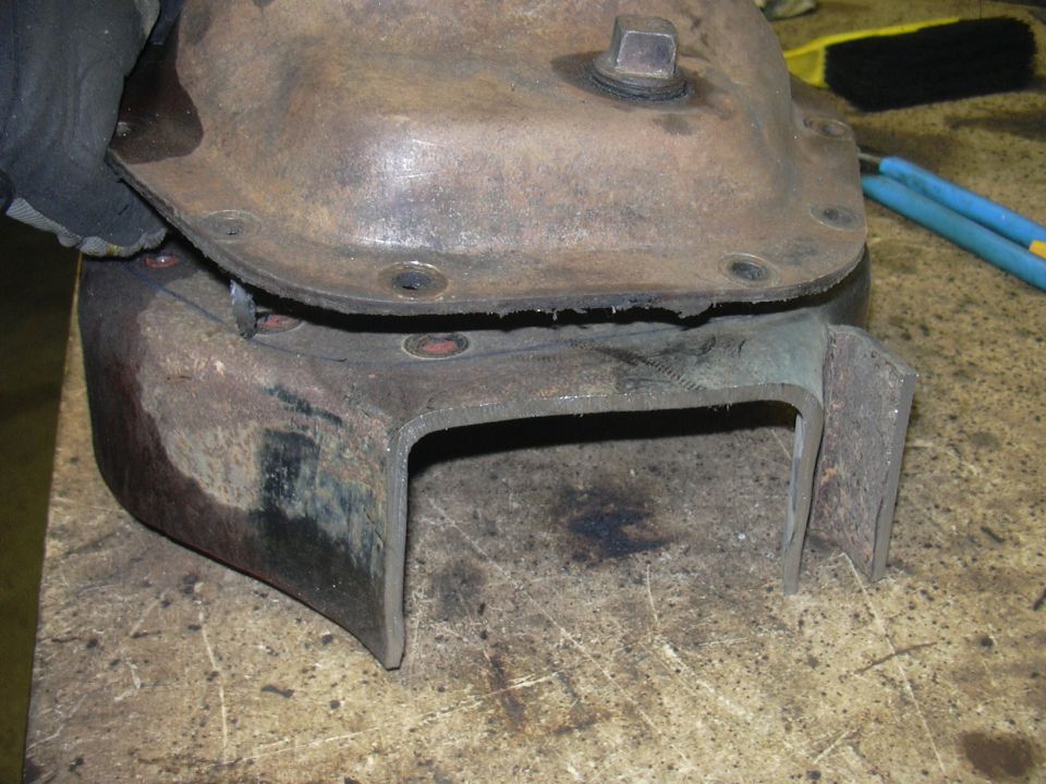The TTB beam is the same bolt pattern as the D44, so I traced the D44 cover on the TTB