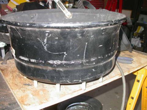 1990 Ford Bronco - The weld bubbled up the paint in a line all the way around the rim.