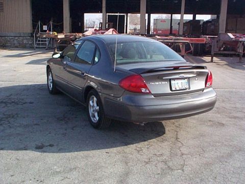 2003 Ford Taurus photo