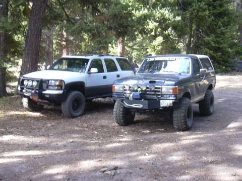 1991 Ford Bronco - dos amigos