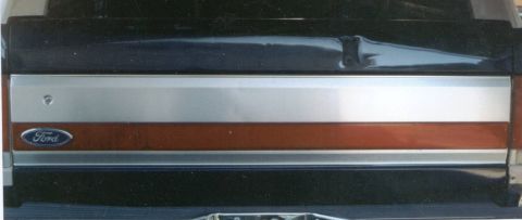 1988 Ford Bronco - tailgate close up