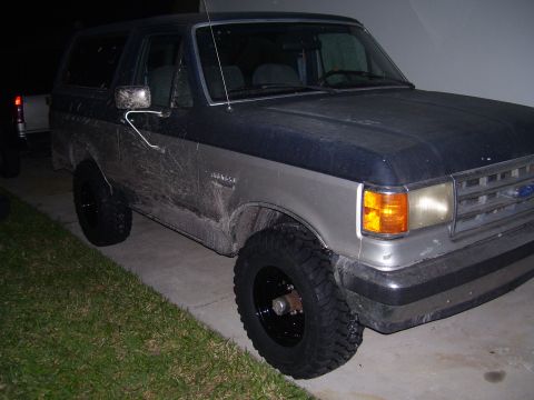 1989 Ford Bronco - After the tire change.