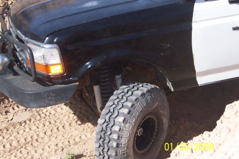 1990 Ford Bronco - This Ford truck's grille and headlight design suggest a 1992 model year, not 1990.