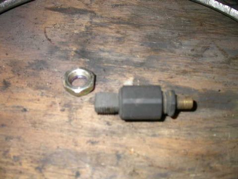 1990 Ford Bronco - Crappy original valve stem.