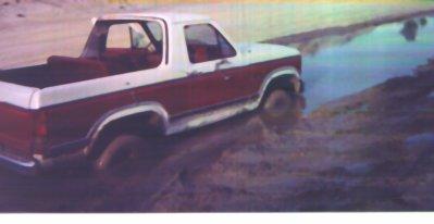 1982 Ford Bronco - Like I said...deeper than I thought, but 0"lift + 32's = STUCK