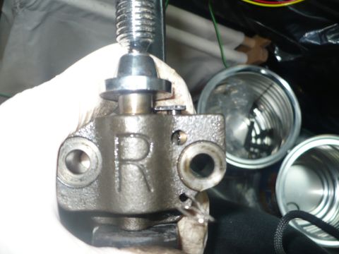 1996 Ford Mustang - RH (passenger) tensioner w/ paperclip in latch to keep tensioner compressed