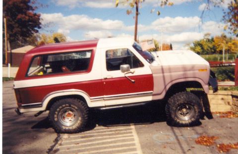 1982 Ford Bronco photo