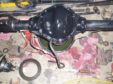 1980 Ford Bronco - Differential fully assembeled and cover installed. Notice the mess, decided to wait untill I was finished with the build to clean up.
