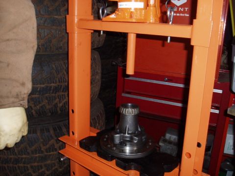1980 Ford Bronco - Pressing bearings on the Rear Detroit.