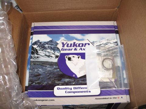 1995 Ford Bronco - Yukon master install for 8.8