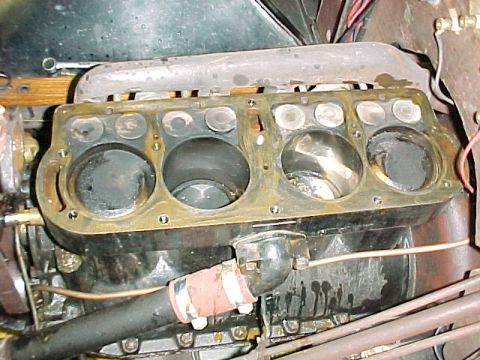 1913 Ford Model T - The tape is removed. The block and head were cleaned with lacquer thinner. A sealing adhesive KW Copper Coat was applied with a brush befor…