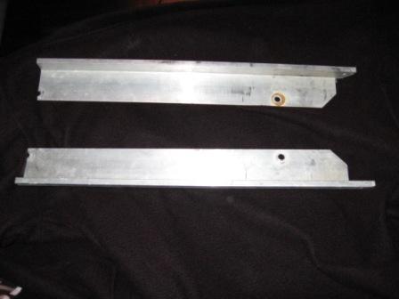 1993 Ford Bronco - Left & Right front side rails.