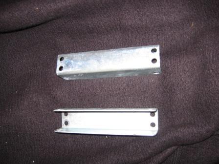 1993 Ford Bronco - Support arm mounting brackets