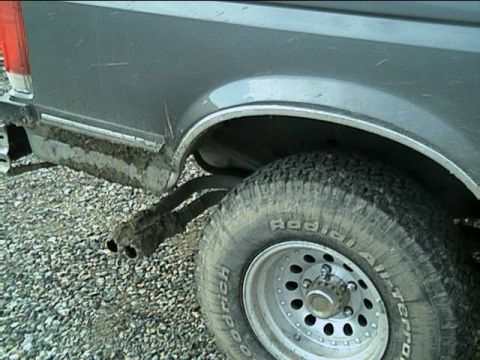 1989 Ford Bronco - another mud pic