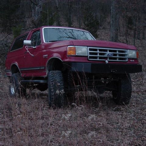 1983 Ford Bronco - Posing