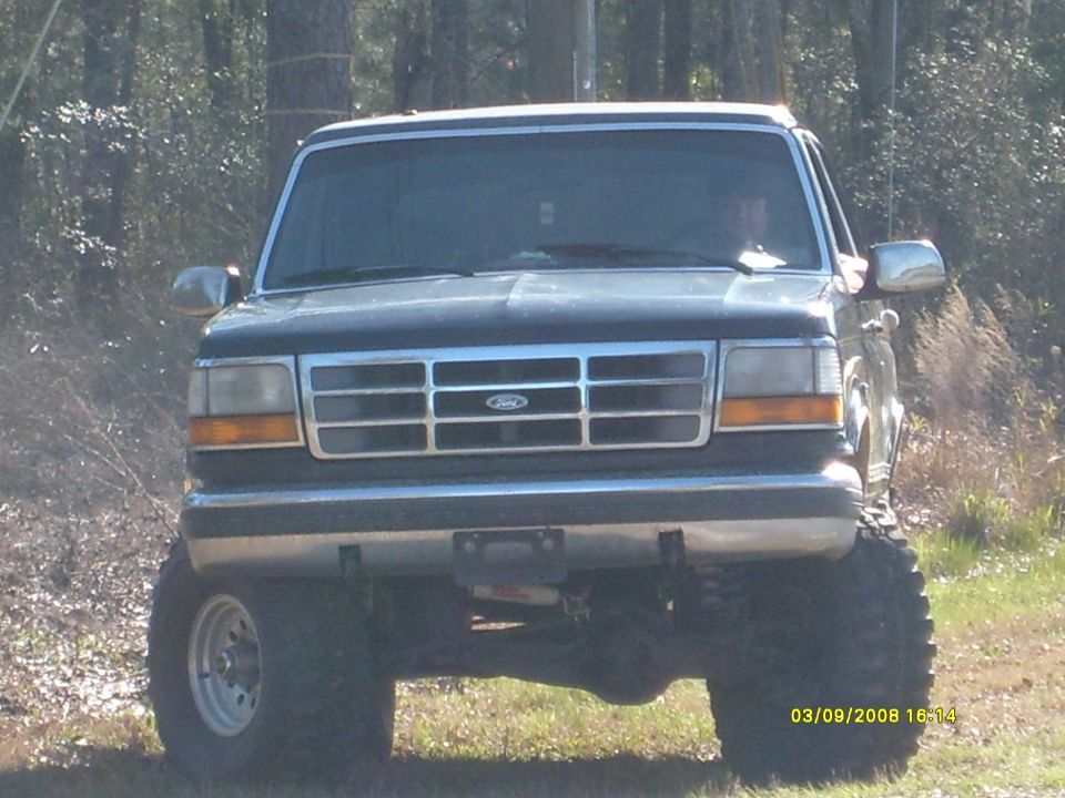 1992 Ford Bronco front view