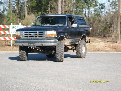 1992 Ford Bronco - Dont worry, I wasnt trespassing on that road behind me, just taking some pics.