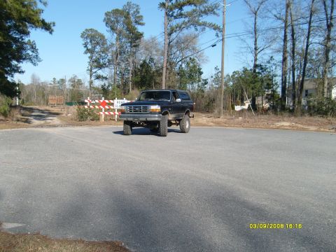 1992 Ford Bronco - Dont worry, I wasnt trespassing on that road behind me, just taking some pics.