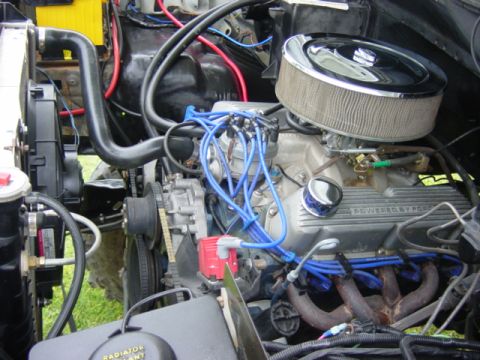 1983 Ford Bronco - Motor shot
