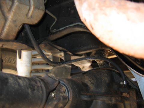 1989 Ford Bronco - front diff vent tube, located on top of passenger side
