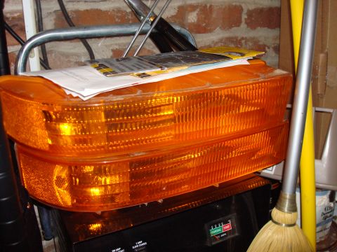 1992 Ford Bronco - These are two orange turn signal lights, not a 1992 Ford Bronco.