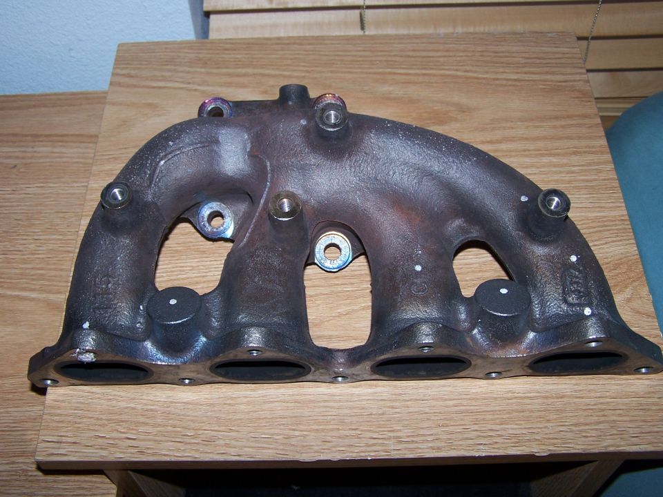 Exhaust manifold with four ports