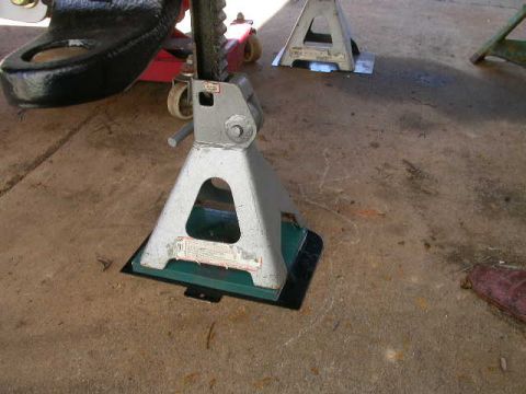 1990 Ford Bronco - Had to shim the jack stands to get the axle set to the proper ride height.